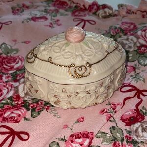 Lenox Cream Porcelain Music Box